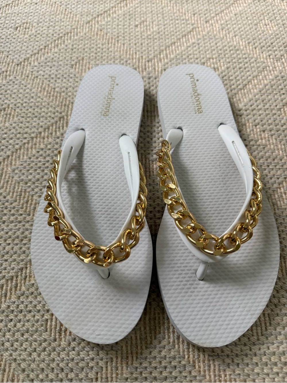 Prima Donna White Sandal Thong with Gold Chain Detail